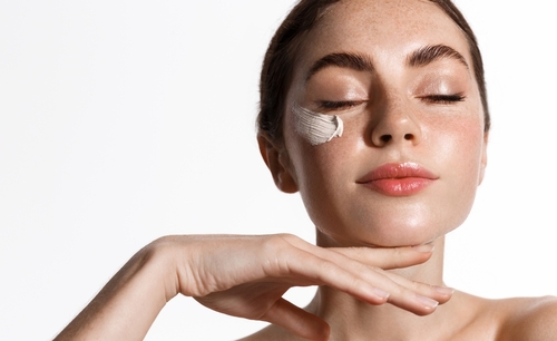 Crema Viso: Come Scegliere la Texture Ideale in Base al tuo Tipo di Pelle
