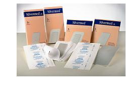MEDICAZIONE STERILE A BASE DI ARGENTO CON BORDO ADESIVO SILVERMED ST AG 10X10CM 5 PEZZI - Farmastop