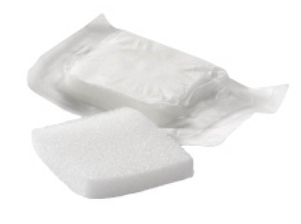 MEDICAZIONE IN COMPRESSE DI POLIURETANO ESPANSO FORMATO DA RETICOLI CELLULARI A NIDO D'APE 10PZ 5X5X1CM STERILE - Farmastop